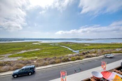 Phenomenal The Shores at Crown Point Condominium Located at 3833 Lamont #3F was Just Sold